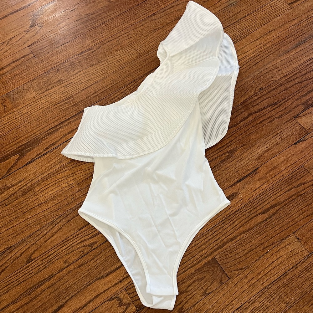 Gorgeous One Shoulder Ruffle Bodysuit - Picture 3 of 5